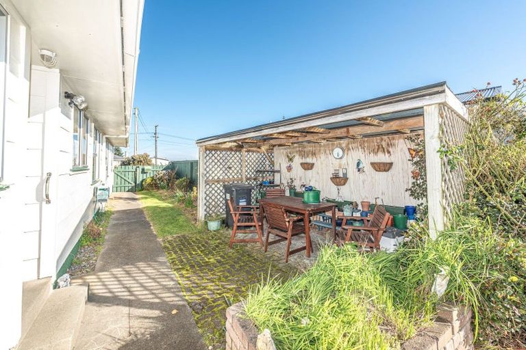 Photo of property in 14 Hood Street, Castlecliff, Whanganui, 4501