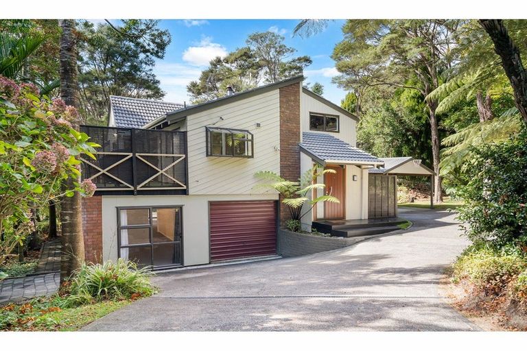 Photo of property in 200 Atkinson Road, Titirangi, Auckland, 0604