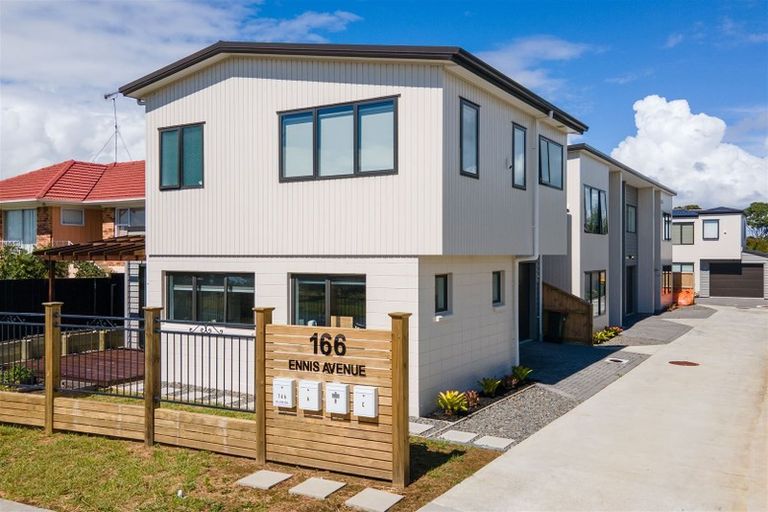 Photo of property in 166b Ennis Avenue, Pakuranga Heights, Auckland, 2010