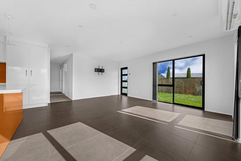 Photo of property in 1/25 Kennington Drive, Clendon Park, Auckland, 2103