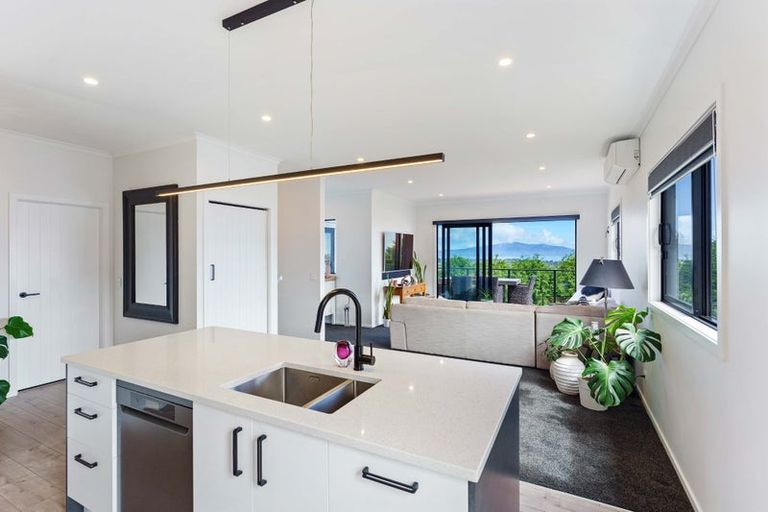 Photo of property in 6 Wilson Way, Waikanae, 5036