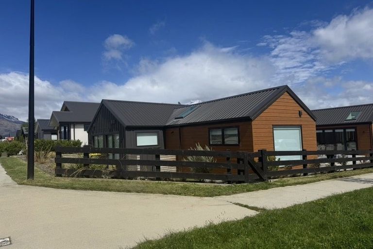Photo of property in 34 Howden Drive, Jacks Point, 9371