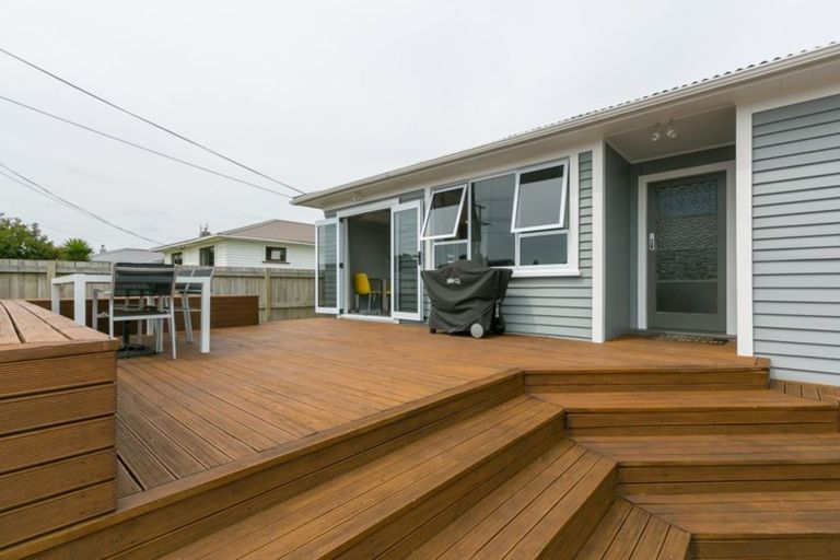 Photo of property in 12 Karaka Street, Merrilands, New Plymouth, 4312