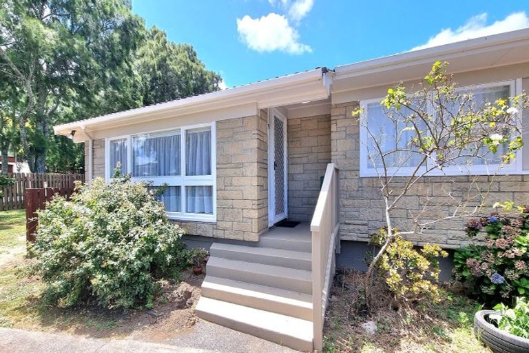 Photo of property in 176 Gossamer Drive, Pakuranga Heights, Auckland, 2010