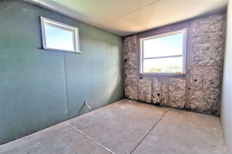 Photo of property in 99 Beazley Avenue, Paparangi, Wellington, 6037