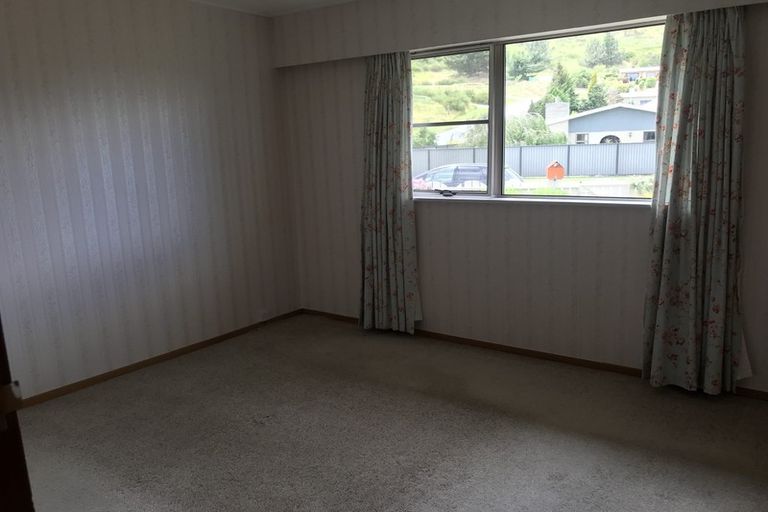 Photo of property in 55 Hazlett Street, Clyde, 9330