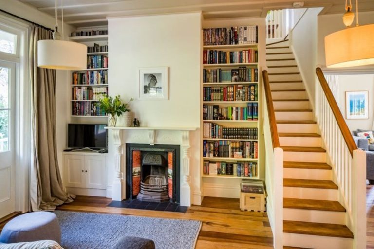 Photo of property in 17 Kowhai Street, Eastbourne, Lower Hutt, 5013