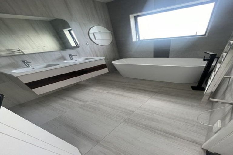 Photo of property in 14 Horsefields Drive, Flat Bush, Auckland, 2019