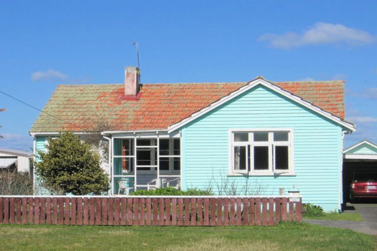 Photo of property in 15 Hulke Street, Foxton, 4814