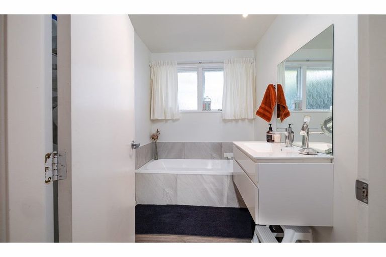 Photo of property in 18 Pateke Place, Bromley, Christchurch, 8062