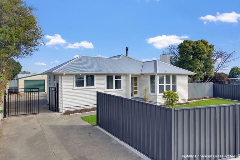 Photo of property in 18 Wyatt Avenue, Onekawa, Napier, 4110