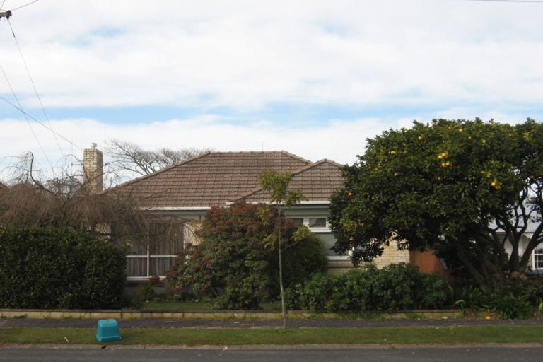 Photo of property in 36 Oxford Street, Fairfield, Hamilton, 3214