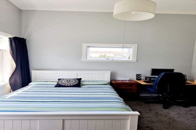 Photo of property in 102 Ferguson Street, West End, Palmerston North, 4412