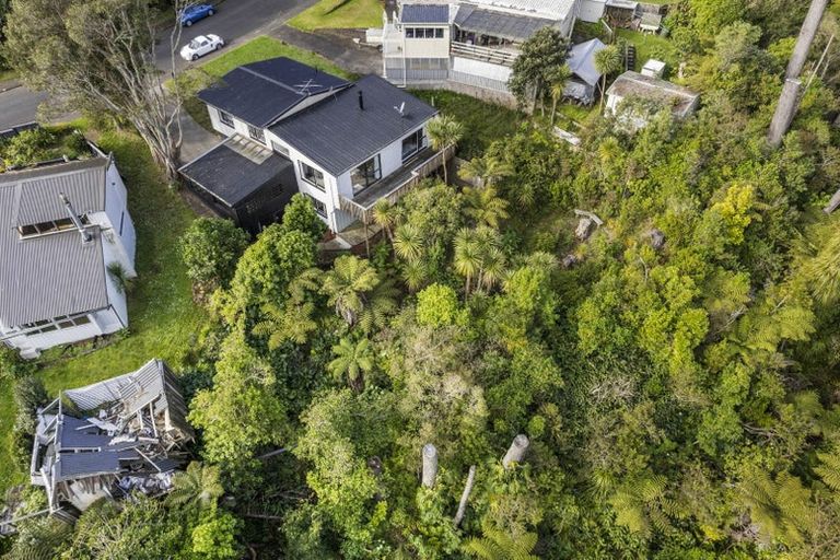 Photo of property in 22 Rosecamp Road, Beach Haven, Auckland, 0626