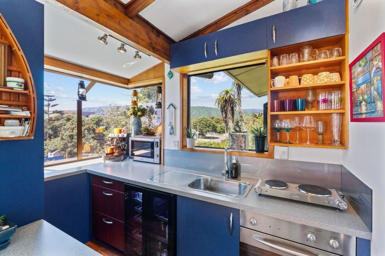 Photo of property in 14 Hughes Street, Waikanae Beach, Waikanae, 5036