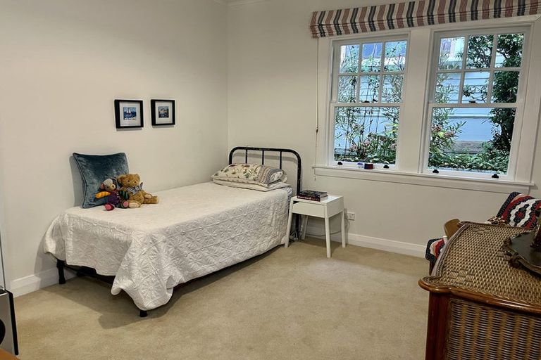 Photo of property in 58 Glen Road, Kelburn, Wellington, 6012