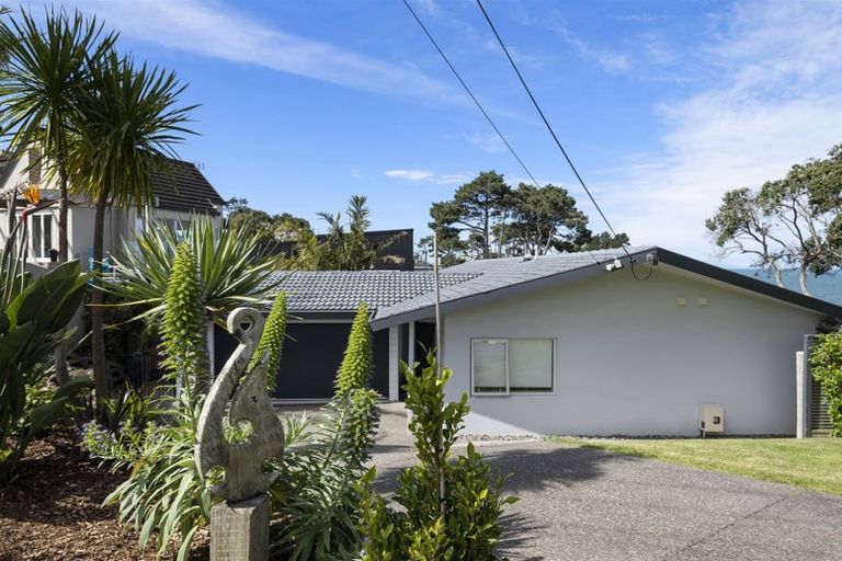 Photo of property in 24 Tui Street, Torbay, Auckland, 0630