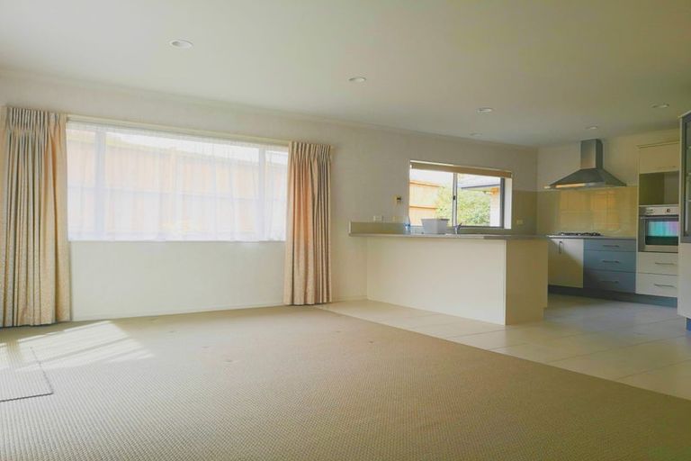 Photo of property in 12 Pennygale Close, Flat Bush, Auckland, 2016