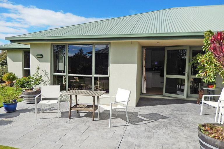 Photo of property in 12 Hannah Place, Holmes Hill, Oamaru, 9401