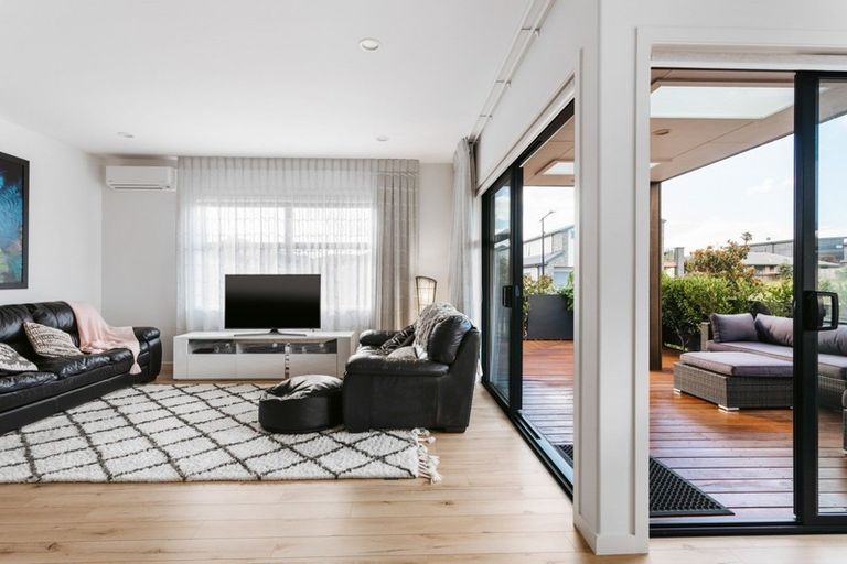 Photo of property in 11 Hugo Way, Papamoa Beach, Papamoa, 3118