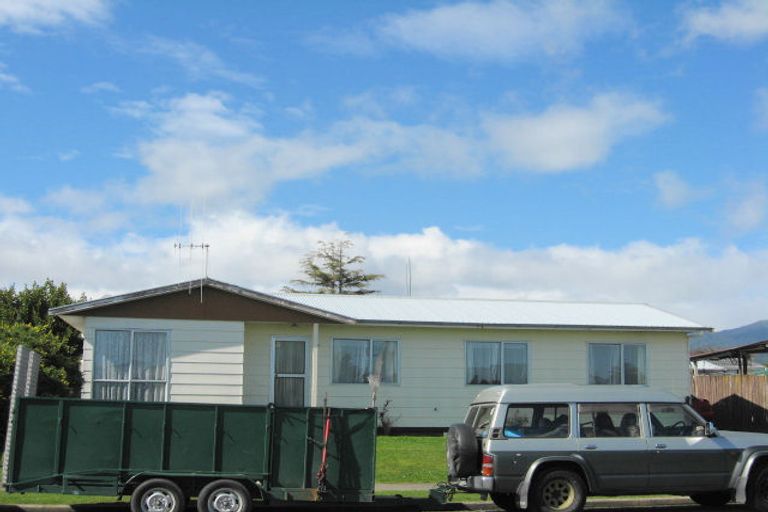 Photo of property in 33 Perth Street, Levin, 5510