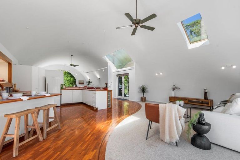 Photo of property in 63 Pomona Road, Kumeu, 0891