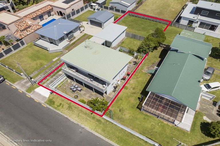 Photo of property in 76 Karewa Parade, Papamoa Beach, Papamoa, 3118