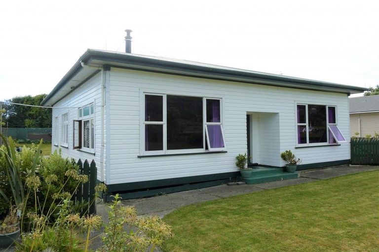 Photo of property in 82 Tasman Street, Karoro, Greymouth, 7805