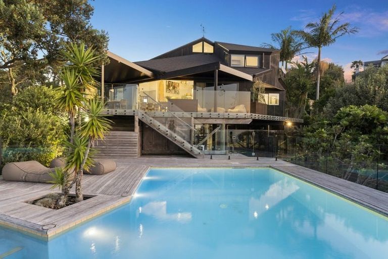 Photo of property in 86 Vipond Road, Stanmore Bay, Whangaparaoa, 0932