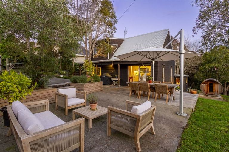 Photo of property in 19 Bernard Magnus Lane, Greenhithe, Auckland, 0632