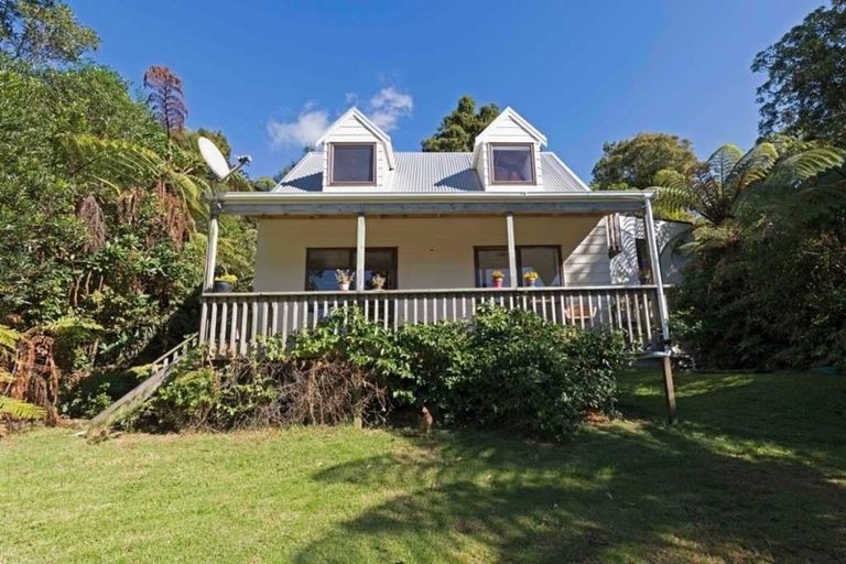 Photo of property in 789a Scenic Drive, Henderson Valley, Auckland, 0612