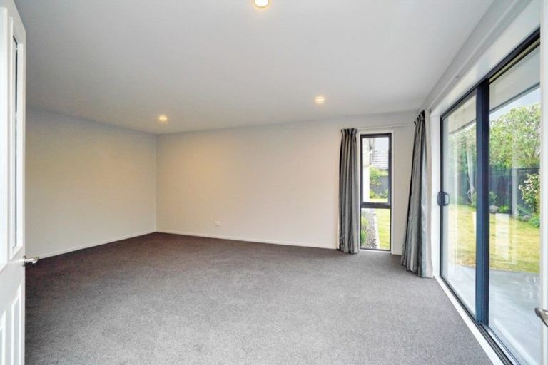 Photo of property in 26 Rue De La Mare, Parklands, Christchurch, 8083