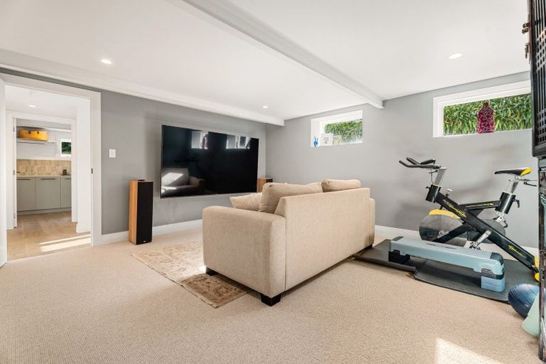 Photo of property in 19 Kerr Street, Devonport, Auckland, 0624