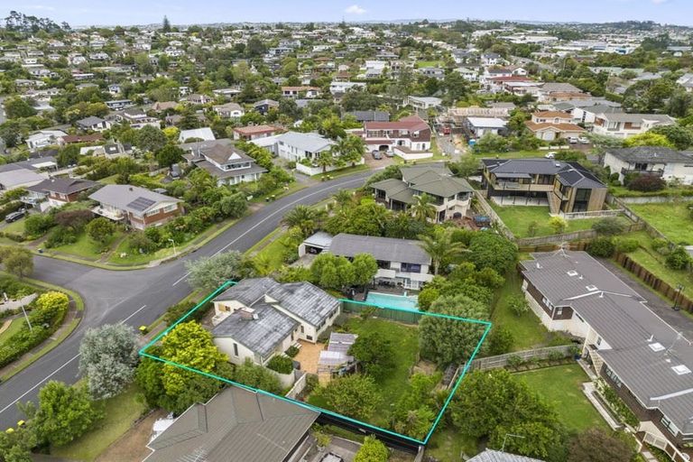 Photo of property in 7 Amante Crescent, Mairangi Bay, Auckland, 0630