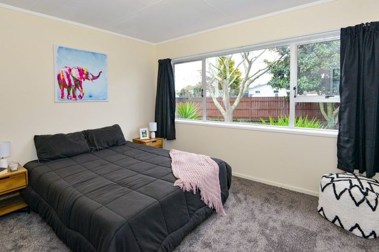 Photo of property in 404 Kotuku Street, Camberley, Hastings, 4120