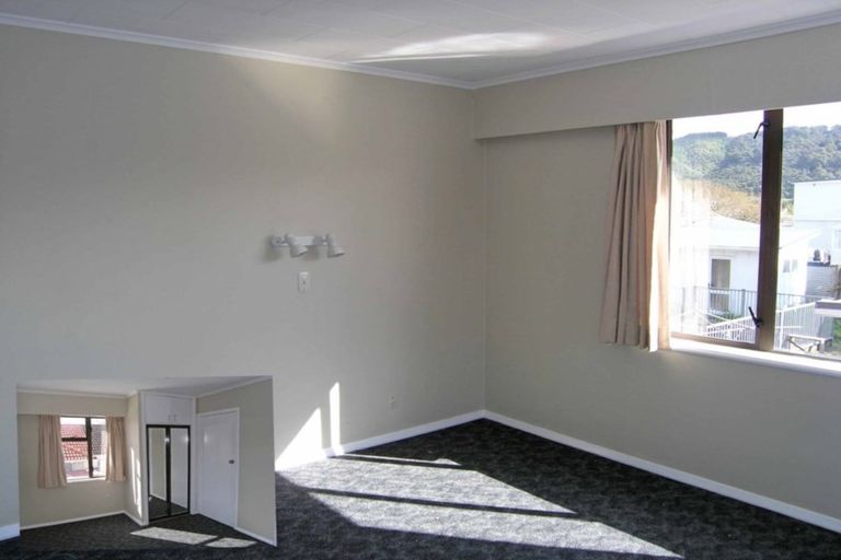 Photo of property in 15 Oak Street, Ebdentown, Upper Hutt, 5018