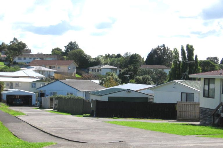 Photo of property in 2/32 Starforth Place, Henderson, Auckland, 0612