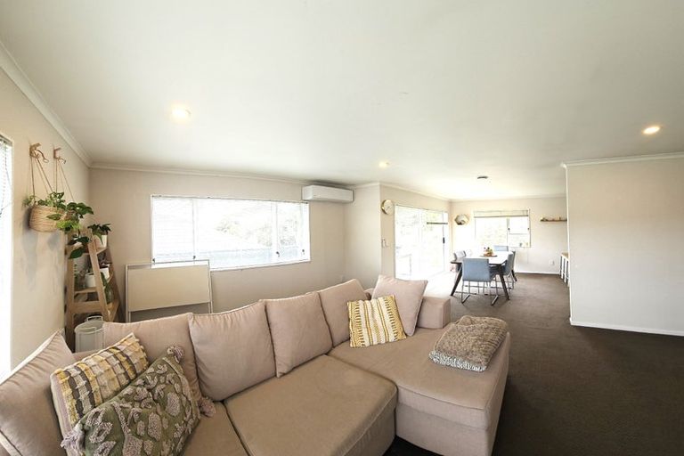 Photo of property in 93a Taylor Terrace, Tawa, Wellington, 5028