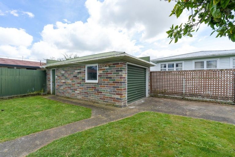 Photo of property in 587 Queen Street East, Levin, 5510