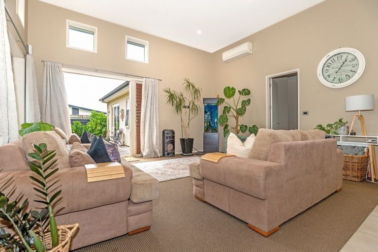 Photo of property in 11 Charteris Rise, Riverdale, Gisborne, 4010