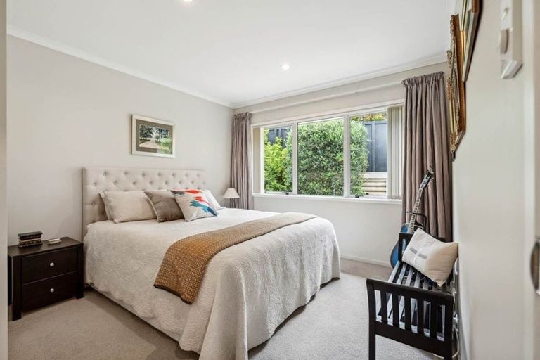 Photo of property in 1 Mural Place, Greenhithe, Auckland, 0632