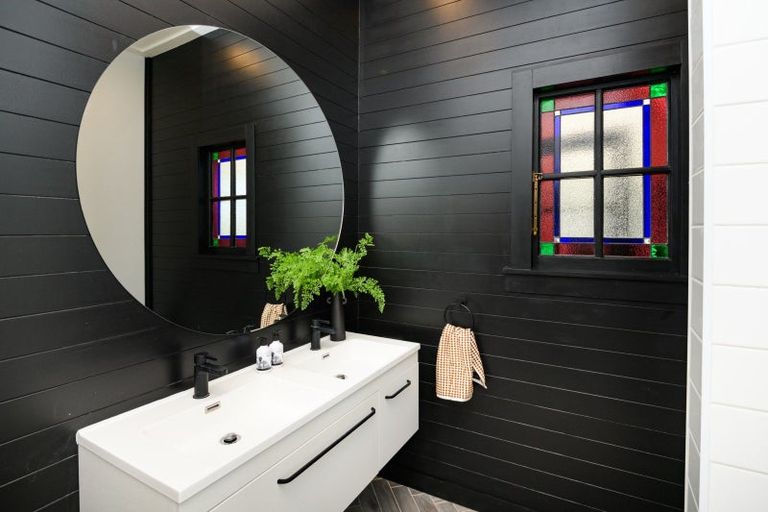 Photo of property in 31 Dunk Place, Milson, Palmerston North, 4414