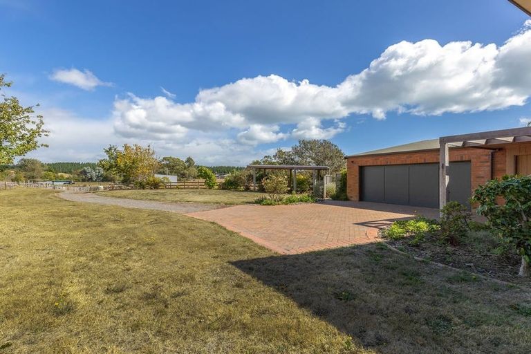Photo of property in 630 Muhunoa Road West, Ohau, Levin, 5570
