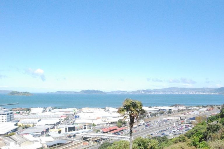 Photo of property in 36 Rakeiora Grove, Korokoro, Lower Hutt, 5012