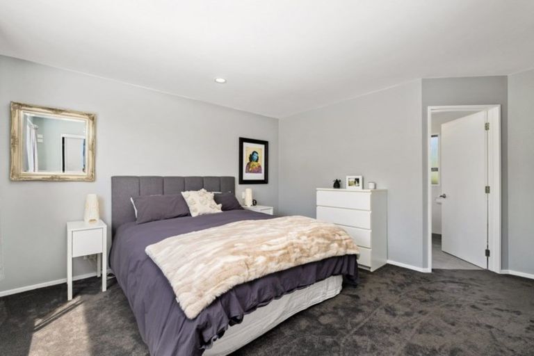Photo of property in 17 Kings Drive, Wanaka, 9305