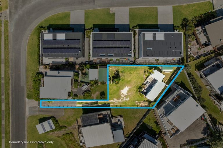 Photo of property in 305 Winifred Avenue, Whangamata, 3620