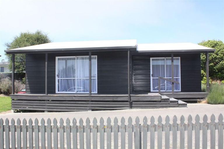 Photo of property in 6 Queen Street, Parkside, Timaru, 7910