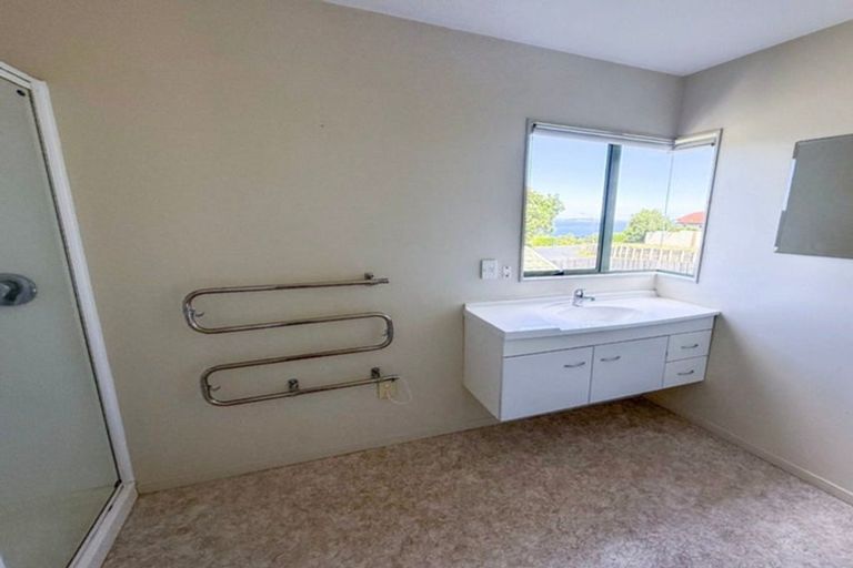 Photo of property in 8 Ngahere Views, Orewa, 0931