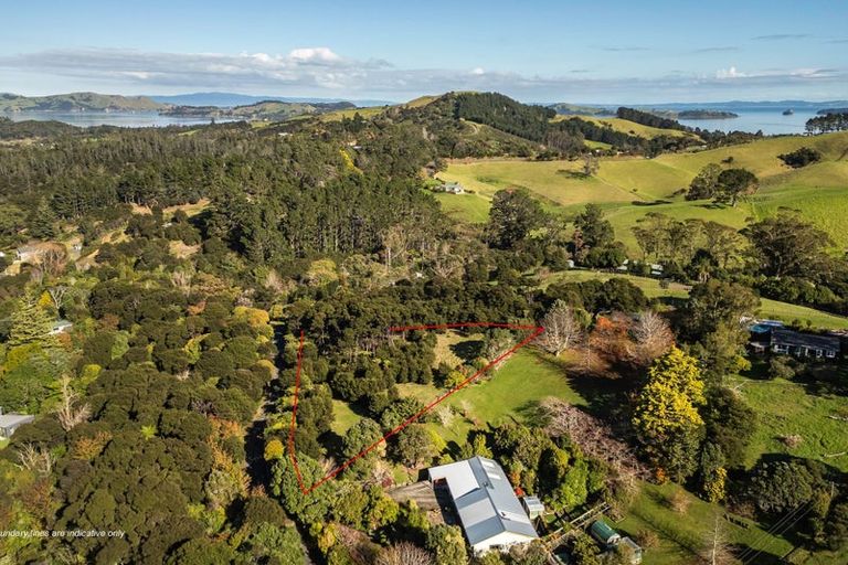 Photo of property in 13 Tramway Road, Coromandel, 3506