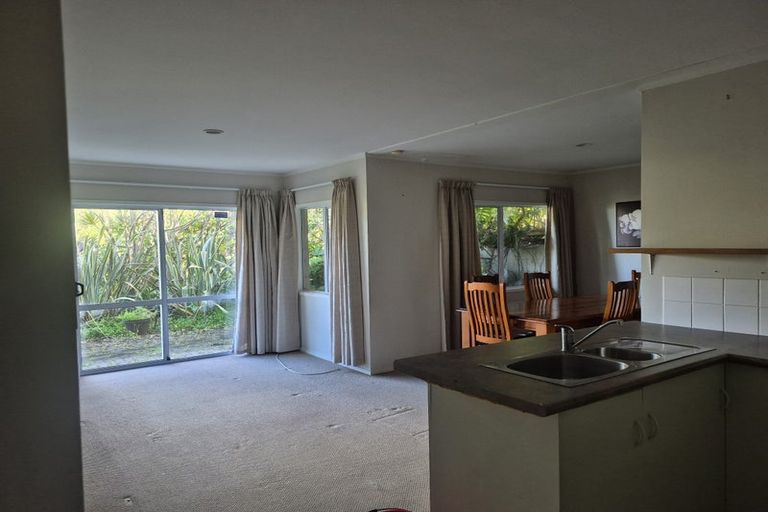 Photo of property in 2 Lexington Drive, Botany Downs, Auckland, 2010